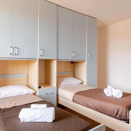 Garden Villa - Free Parking, Wi-Fi E Netflix Fiumicino Luaran gambar