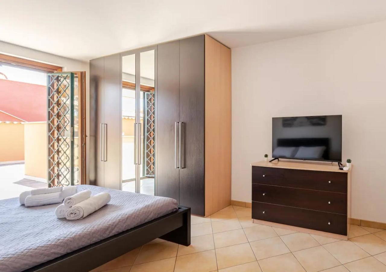 Garden Villa - Free Parking, Wi-Fi E Netflix Fiumicino Luaran gambar