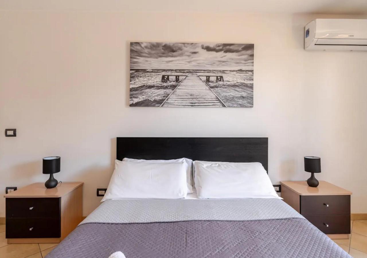 Garden Villa - Free Parking, Wi-Fi E Netflix Fiumicino Luaran gambar
