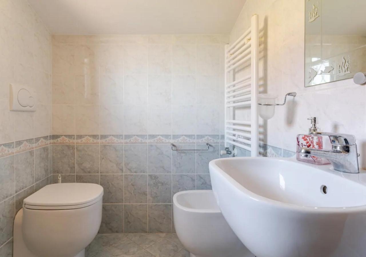 Garden Villa - Free Parking, Wi-Fi E Netflix Fiumicino Luaran gambar